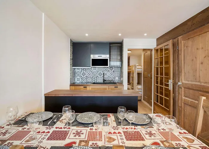 Cozy Renovated With Panoramic Mountain View - Le Serac Apartman *